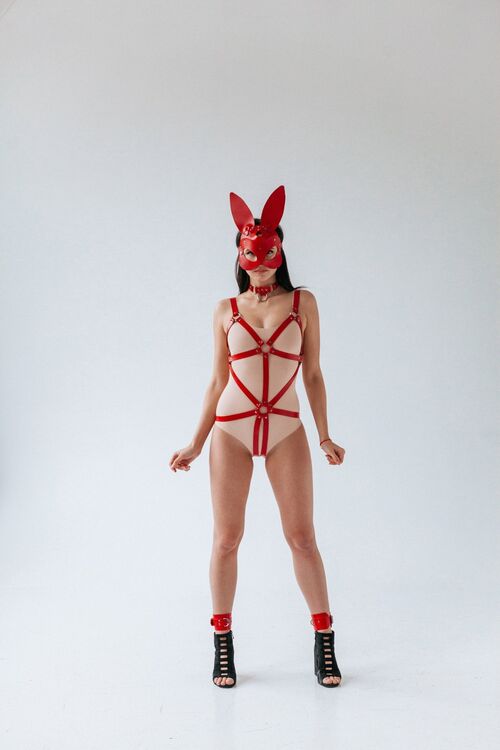 Kadın Kırmızı Tavşan Maskeli Özel Bölgeleri Açık Seksi Fantezi Bodysuit - 1